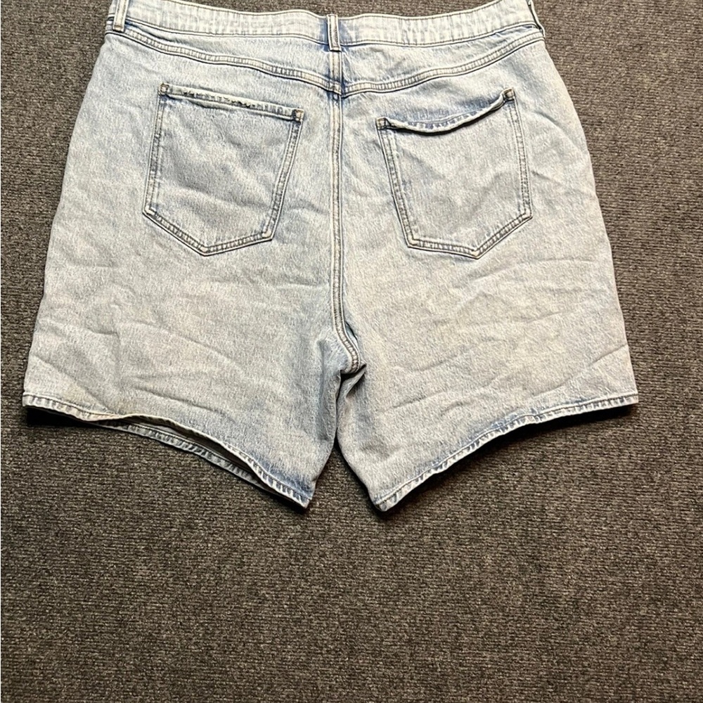 Torrid Shorts Jean Feel The Fit 18 Button Fly Plus Acid Wash Pockets - Picture 2 of 7